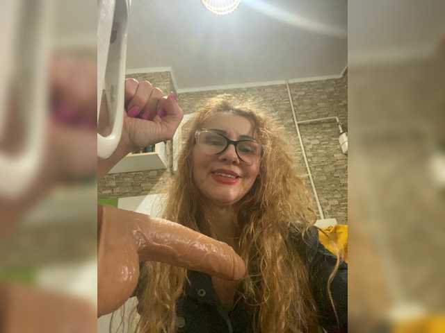 Ritia's BongaCams show and profile