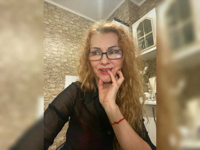 Ritia's BongaCams show and profile