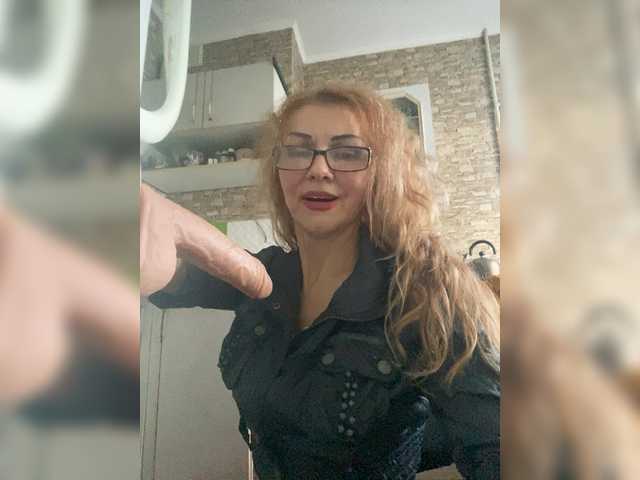 Ritia's BongaCams show and profile