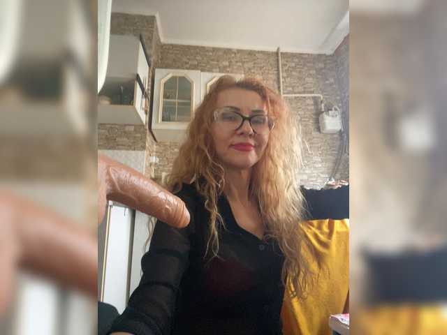 Ritia's BongaCams show and profile