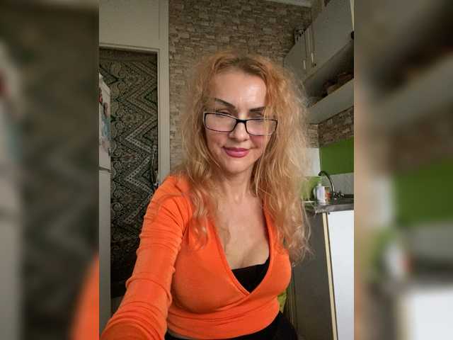 go to chat with Ritia