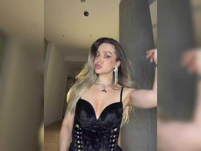  MistressX555 chat room