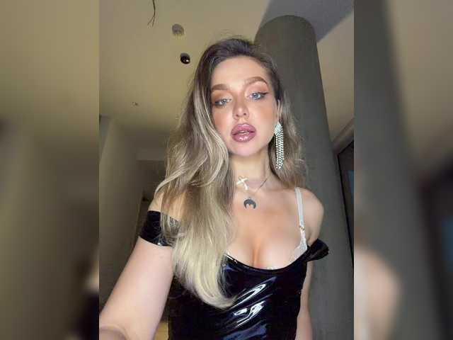 MistressX555's BongaCams show and profile