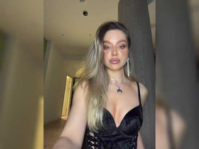 MistressX555's BongaCams show and profile