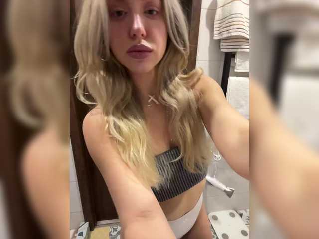  MistressX555 chat room