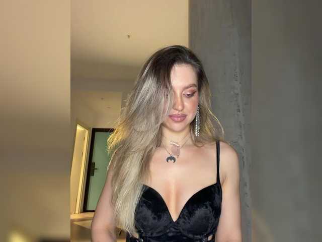  MistressX555 chat room