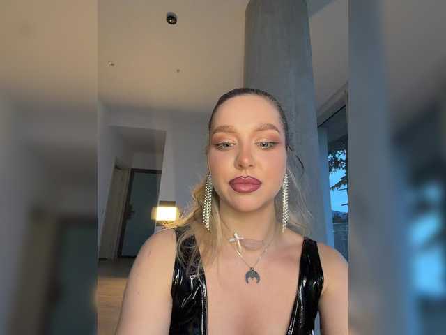 MistressX555's BongaCams show and profile