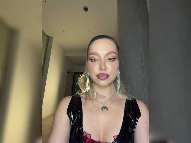 MistressX555's BongaCams show and profile