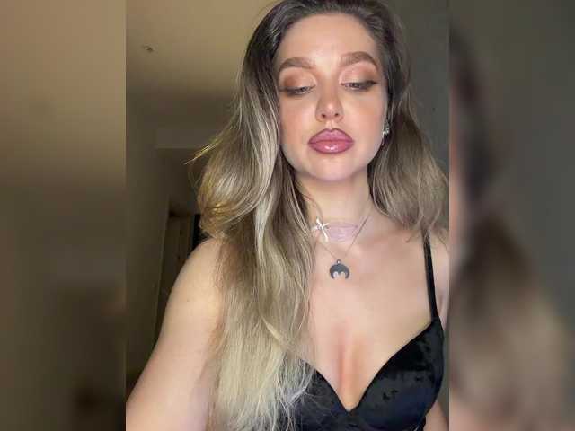  MistressX555 chat room