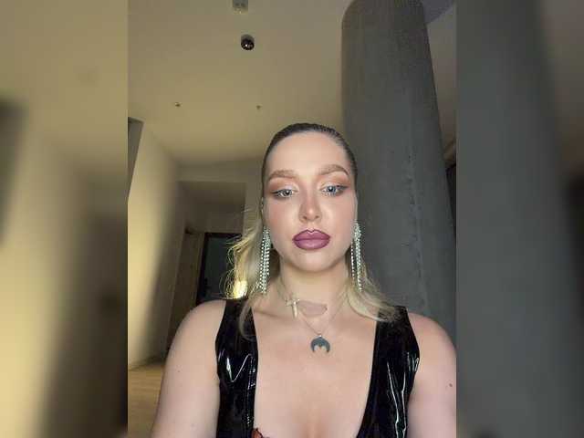 MistressX555's BongaCams show and profile