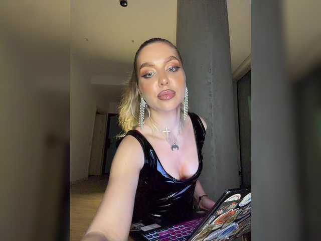 MistressX555 live cam