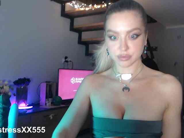 MistressX555 MistressX555