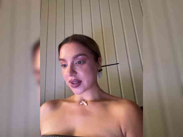 MistressX555 webcam