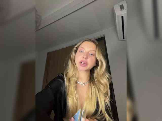 MistressX555 webcam