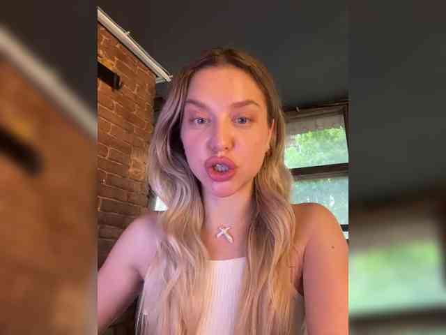 MistressX555 webcam