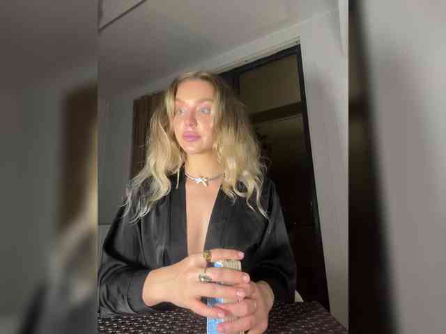 MistressX555 webcam