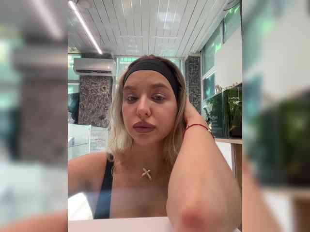 MistressX555 webcam
