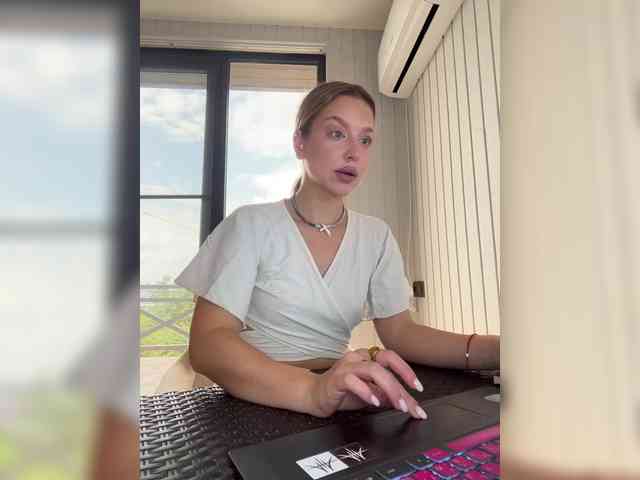 MistressX555 webcam