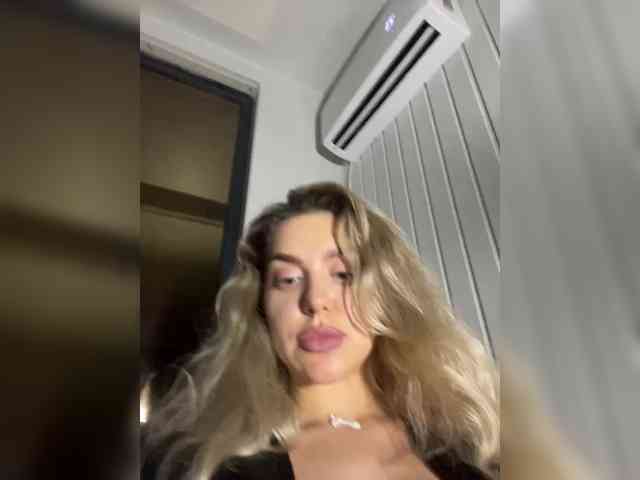 MistressX555 webcam