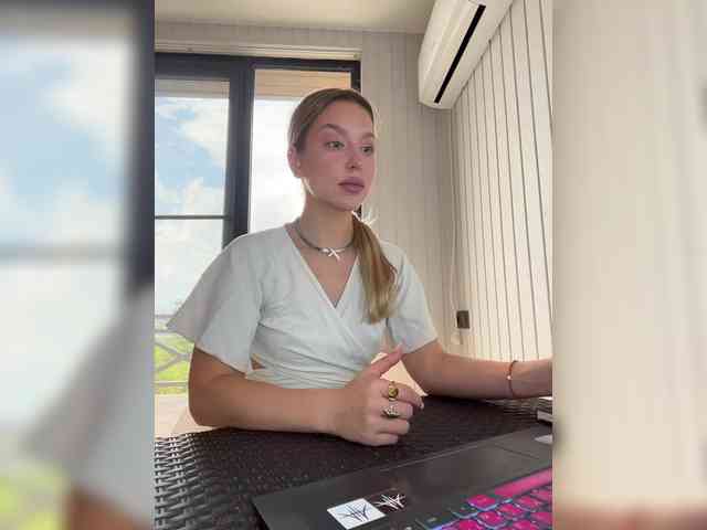 MistressX555 webcam