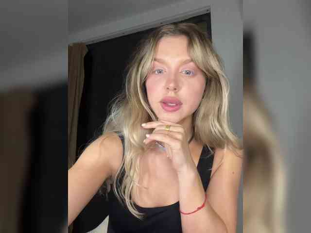 MistressX555 webcam