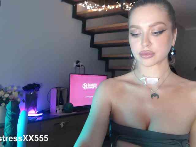 MistressX555 webcam