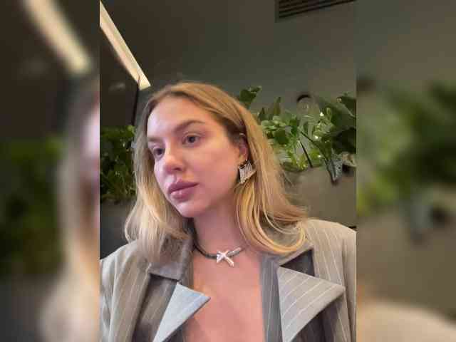 MistressX555 webcam