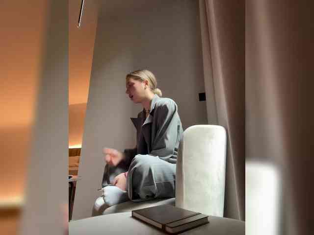 MistressX555 webcam