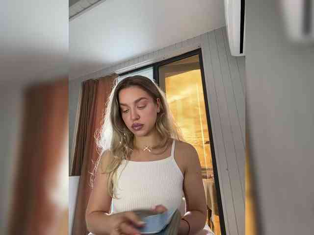 MistressX555 webcam