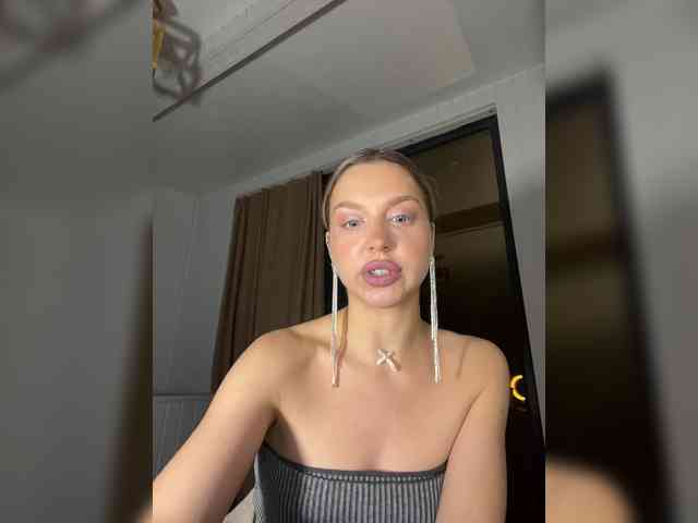MistressX555 webcam