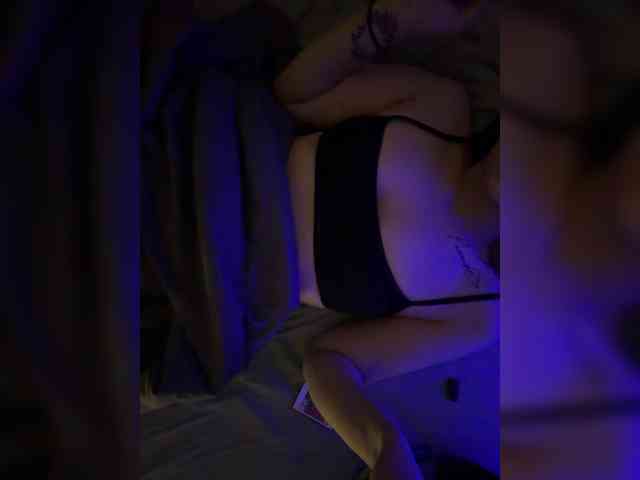 Vlas2ya1 Live Webcam on BongaCams