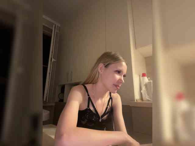 ElleTessa webcam