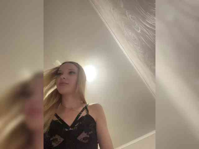 ElleTessa webcam