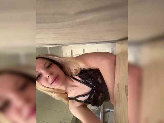 ElleTessa webcam