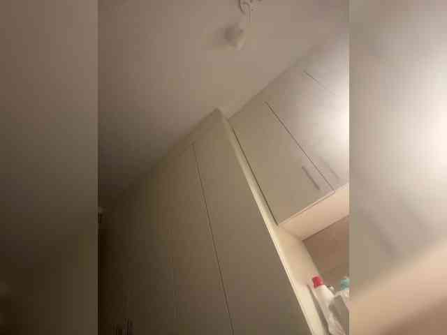 ElleTessa webcam