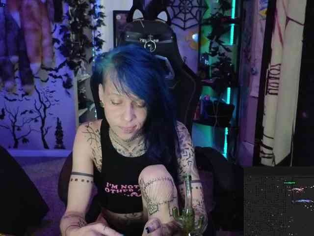 ToxicDoll webcam