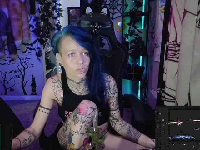 ToxicDoll webcam