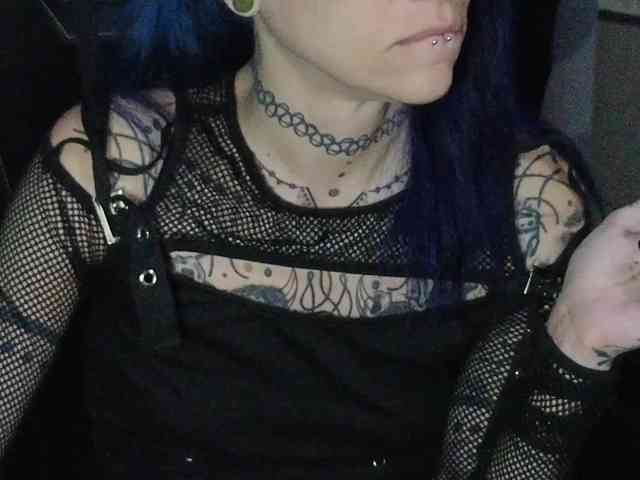 ToxicDoll webcam