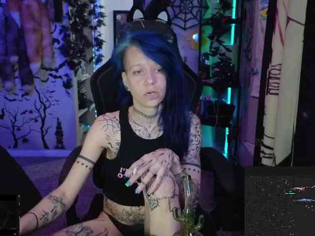 ToxicDoll webcam