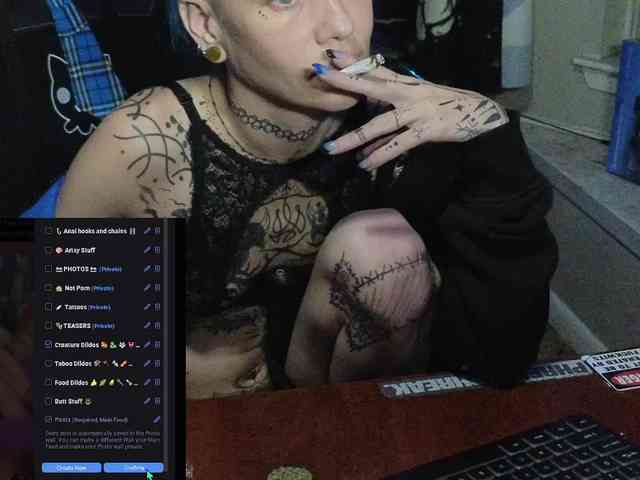 ToxicDoll webcam