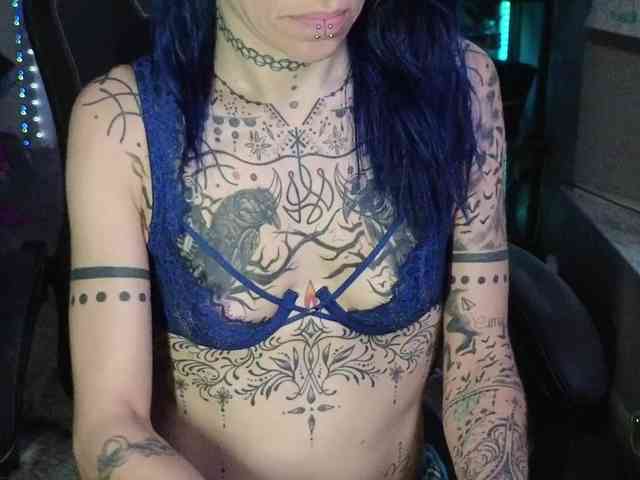 ToxicDoll webcam