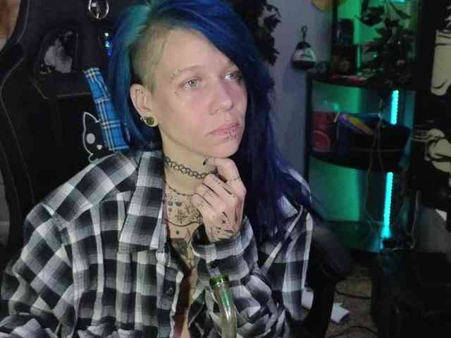 ToxicDoll webcam