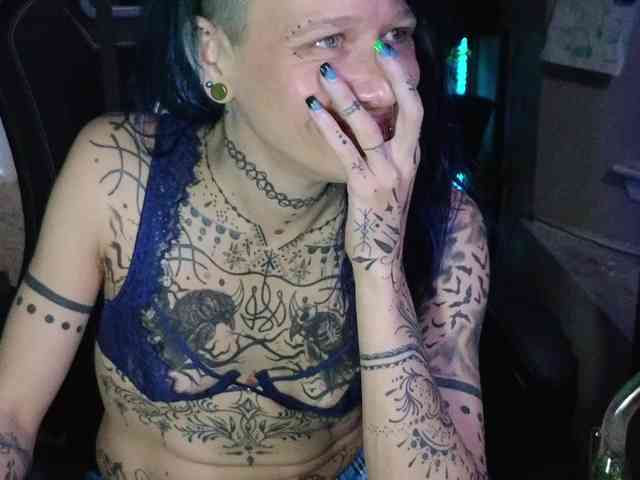 ToxicDoll webcam