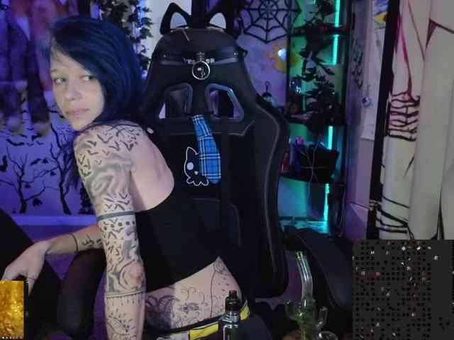 ToxicDoll webcam