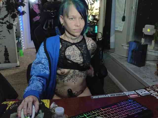ToxicDoll webcam