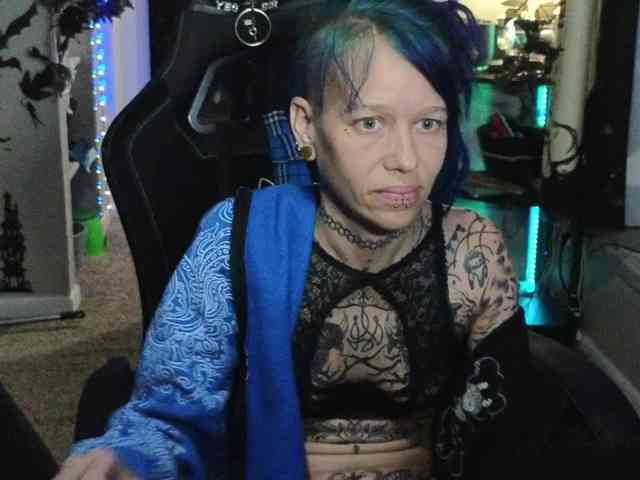 ToxicDoll webcam