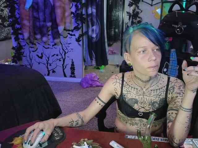 ToxicDoll webcam