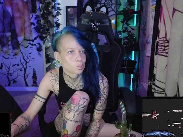 ToxicDoll webcam