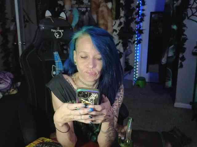 ToxicDoll webcam