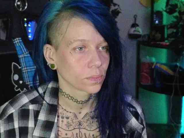 ToxicDoll webcam